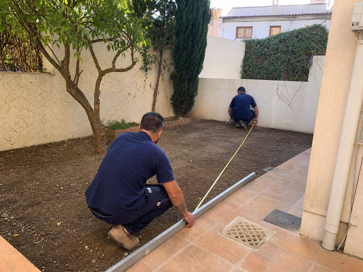 Trabajo de nivelación junto al perímetro